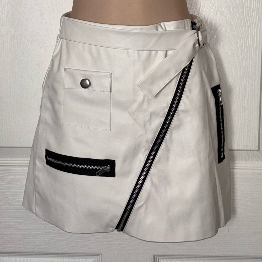 Prettylittlething Faux Leather White Mini Skirt Zipper 2 Small